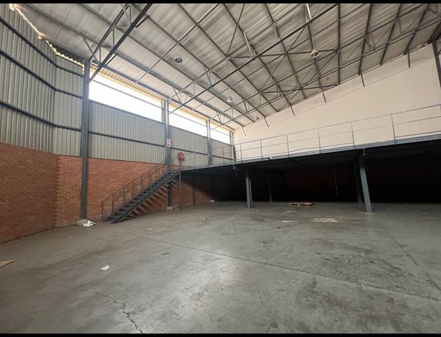 677M² WAREHOUSE TO LET IN COSMO BUSINESS PARK